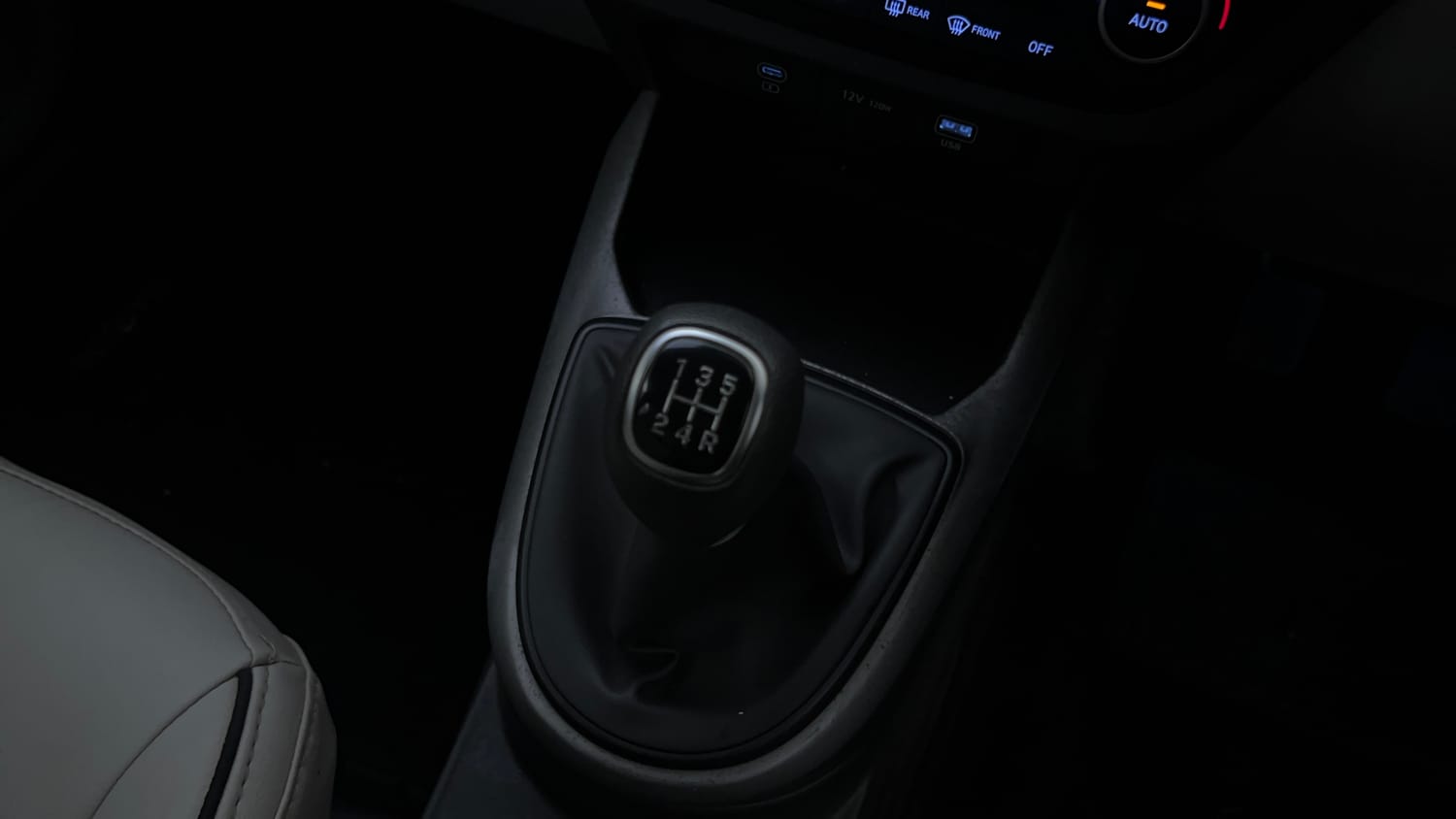 Used 2023 Hyundai Grand i10 Nios Sportz 1.2 Kappa VTVT Petrol Manual interior GEAR  KNOB VIEW