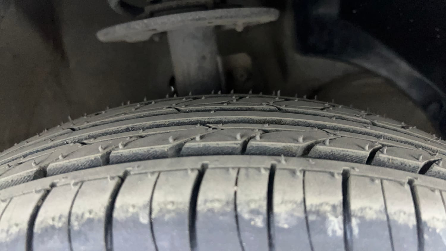 Used 2018 Maruti Suzuki Swift VDi AMT Diesel Automatic tyres RIGHT FRONT TYRE TREAD VIEW