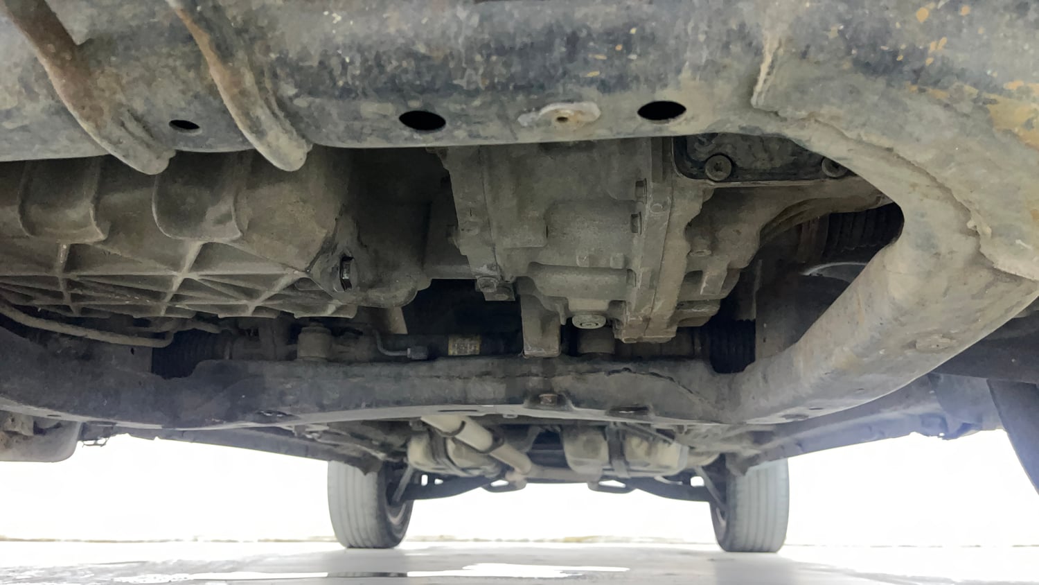 Used 2018 Mahindra XUV500 W11 AT Diesel Automatic extra FRONT LEFT UNDERBODY VIEW
