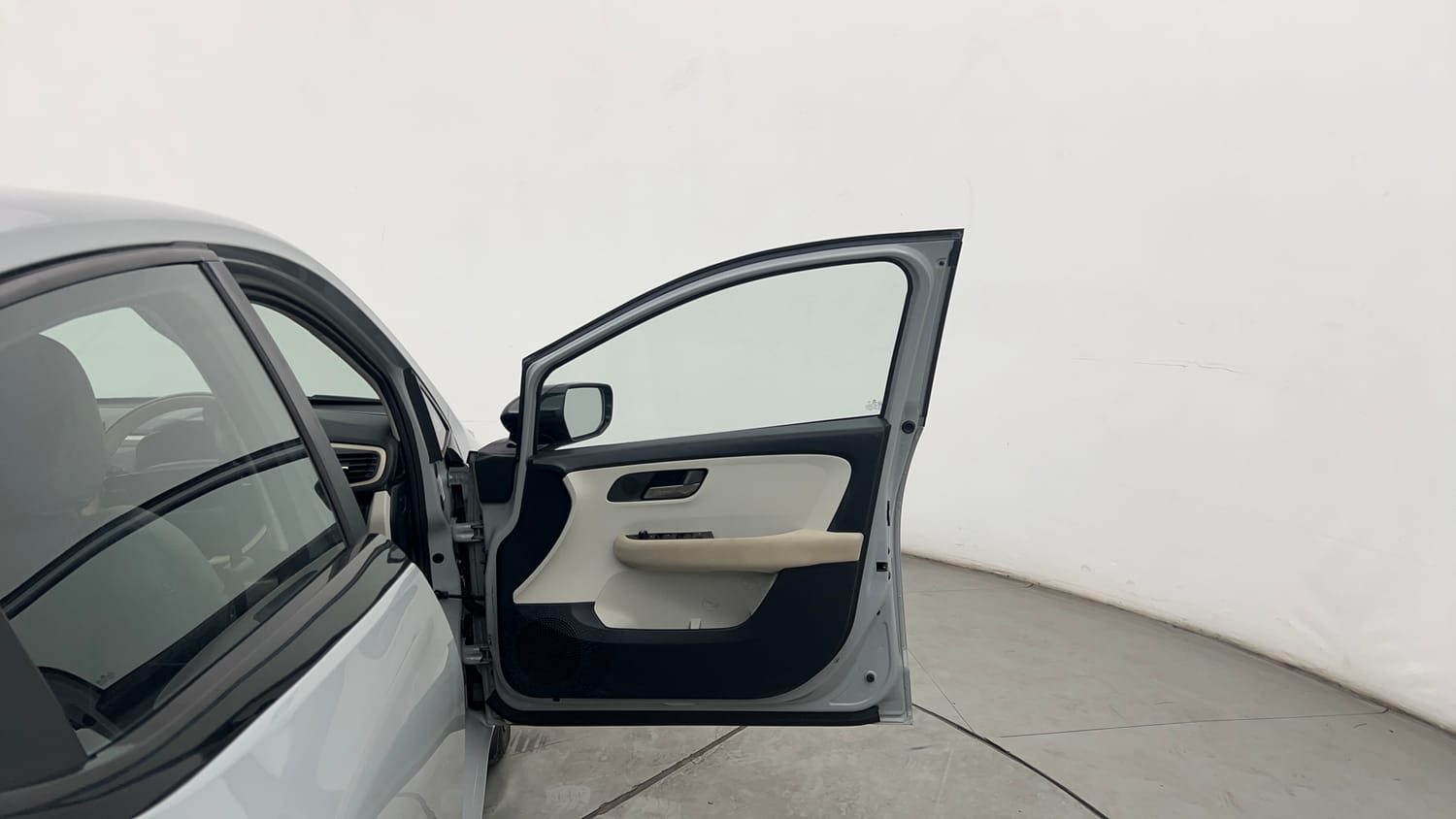 Used 2025 Tata Altroz Creative Petrol 5AMT Petrol Automatic interior RIGHT FRONT DOOR OPEN VIEW