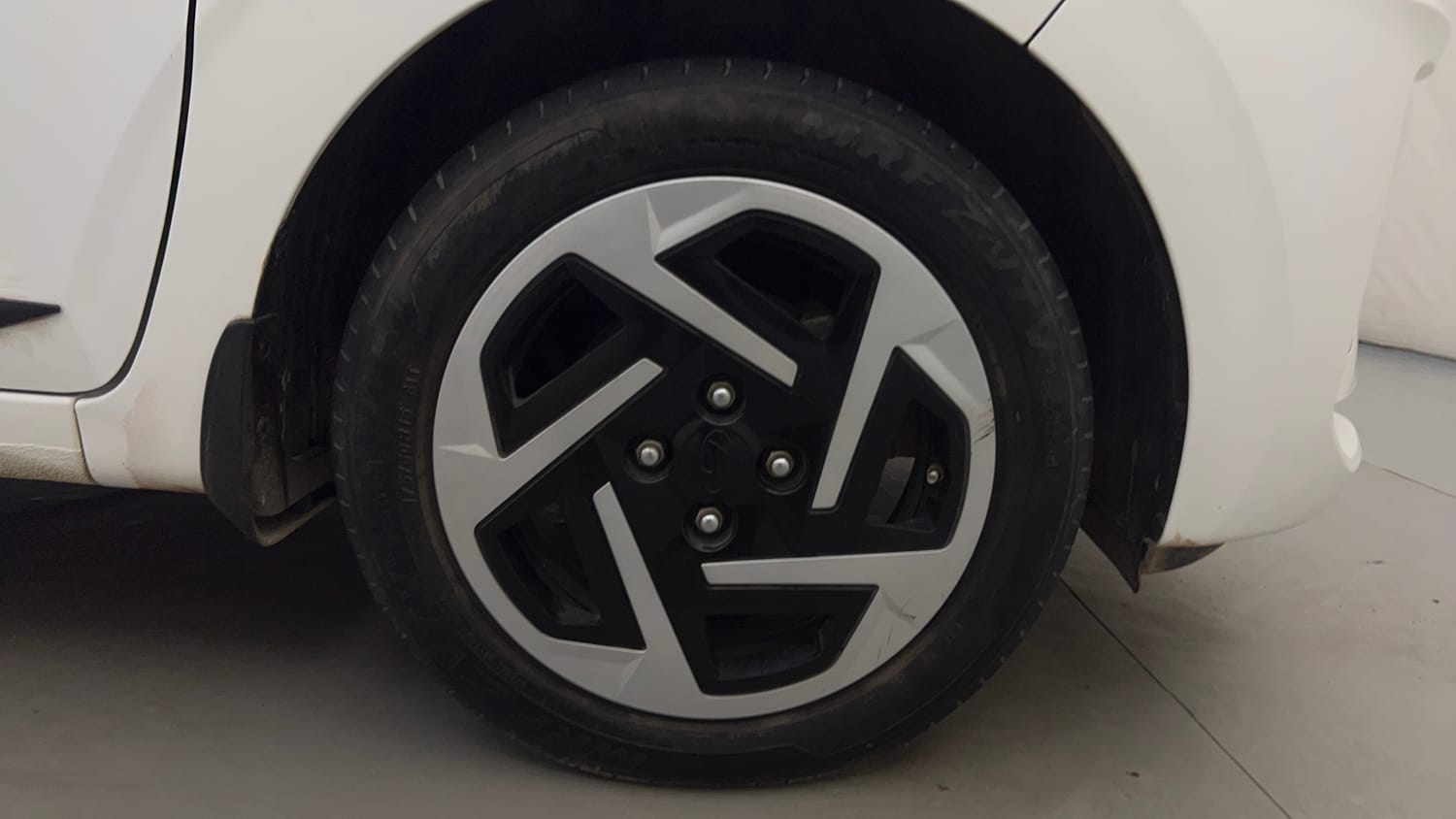 Used 2023 Hyundai Grand i10 Nios Sportz 1.2 Kappa VTVT Petrol Manual tyres RIGHT FRONT TYRE RIM VIEW