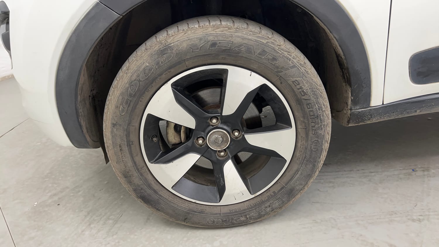 Used 2019 Tata Nexon XZA Plus Diesel Diesel Automatic tyres LEFT FRONT TYRE RIM VIEW