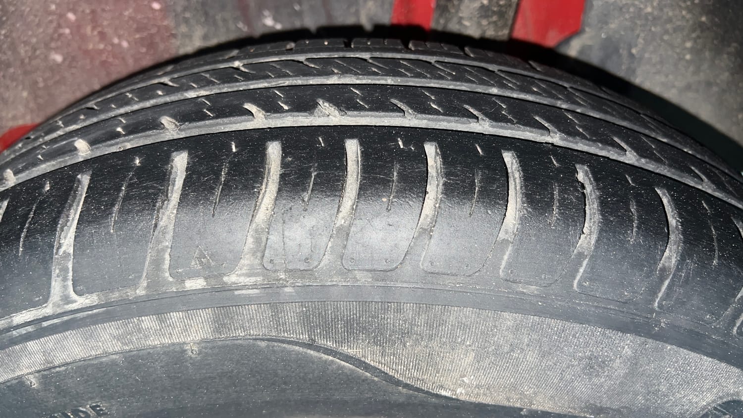 Used 2020 Maruti Suzuki Swift VXi AMT Petrol Automatic tyres LEFT REAR TYRE TREAD VIEW