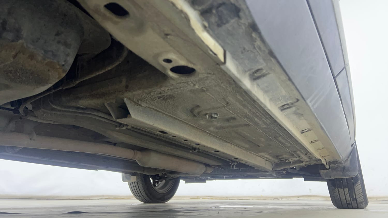 Used 2021 Nissan Magnite XV Premium Turbo Petrol Manual extra REAR RIGHT UNDERBODY VIEW