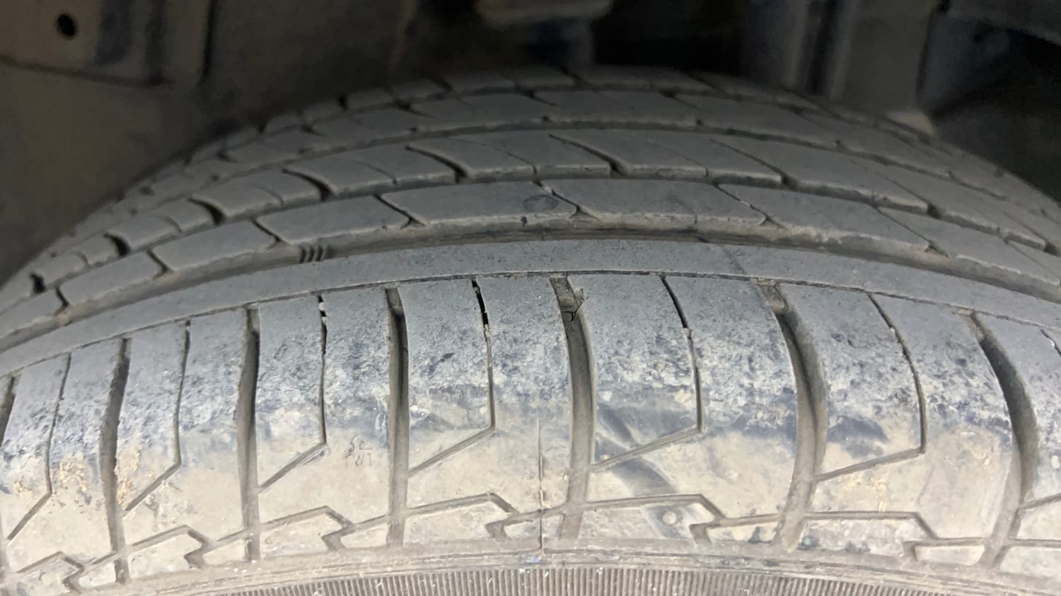 Used 2019 Tata Nexon XZA Plus Diesel Diesel Automatic tyres LEFT REAR TYRE TREAD VIEW