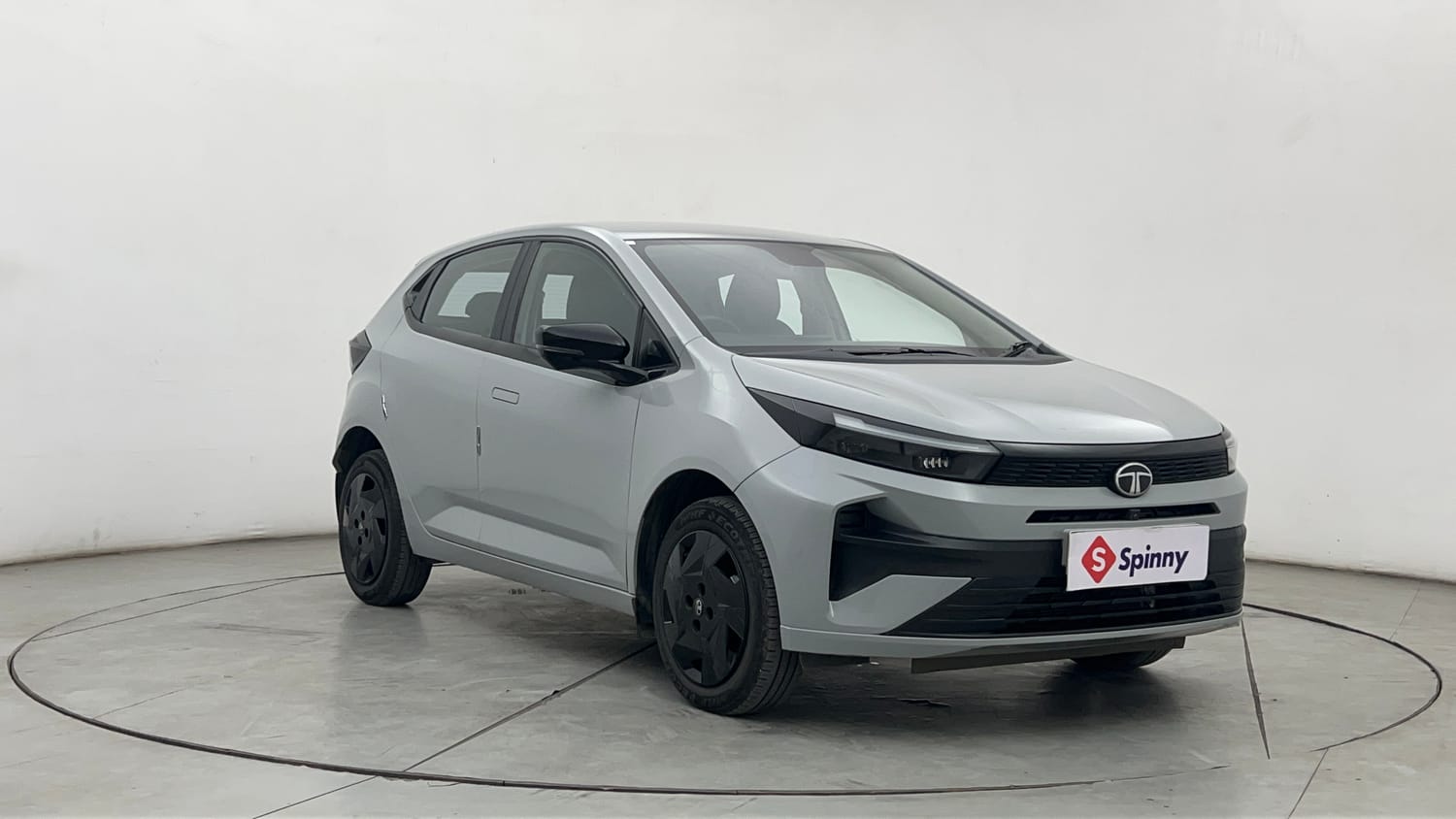 Used 2025 Tata Altroz Creative Petrol 5AMT Petrol Automatic exterior RIGHT FRONT CORNER VIEW