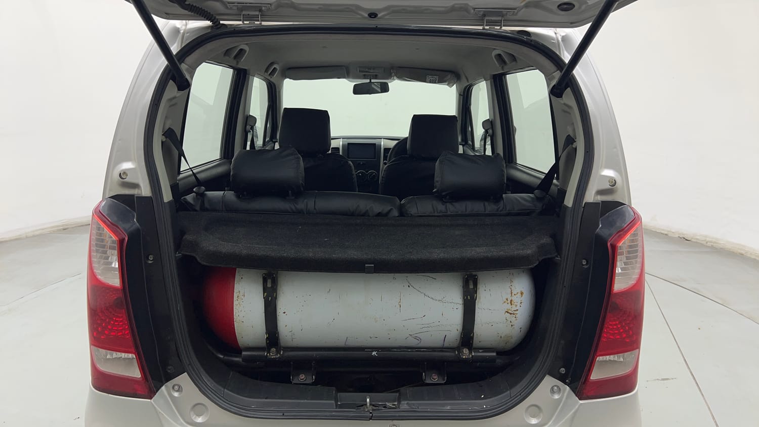Used 2013 Maruti Suzuki Wagon R LXI CNG Cng Manual interior DICKY INSIDE VIEW