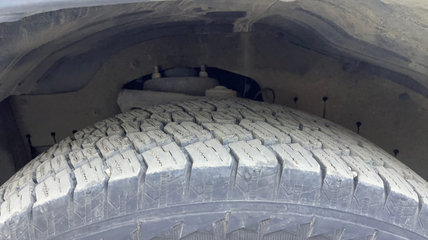Used 2024 Mahindra Thar Roxx AX7 L Diesel AT 2WD Diesel Automatic tyres LEFT FRONT TYRE TREAD VIEW