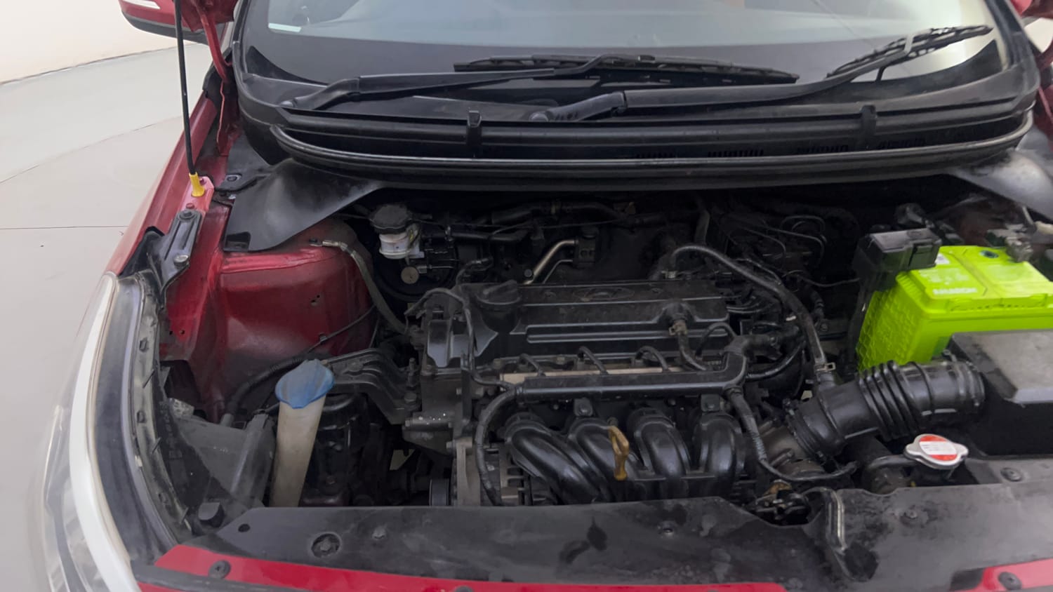 Used 2017 Hyundai Elite i20 Asta 1.2 Dual Tone Petrol Manual engine ENGINE RIGHT SIDE HINGE & APRON VIEW