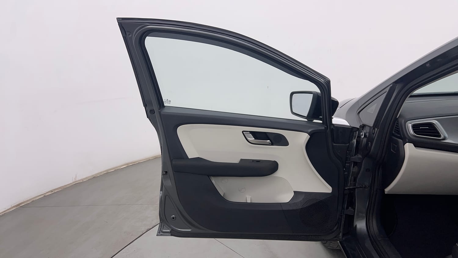 Used 2023 Tata Altroz XZA Petrol Petrol Automatic interior LEFT FRONT DOOR OPEN VIEW