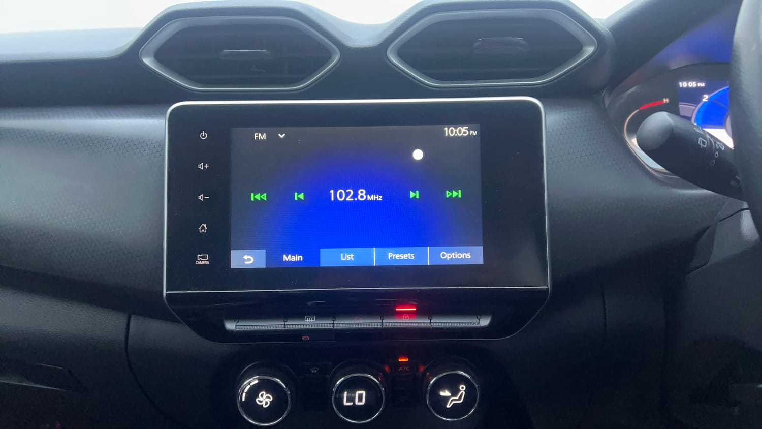 Used 2021 Nissan Magnite XV Premium Turbo Petrol Manual interior MUSIC SYSTEM & AC CONTROL VIEW