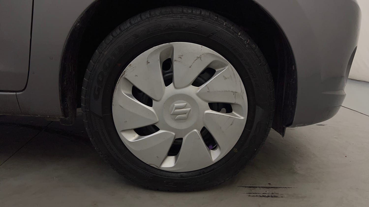 Used 2016 Maruti Suzuki Celerio ZXi AMT Petrol Automatic tyres RIGHT FRONT TYRE RIM VIEW