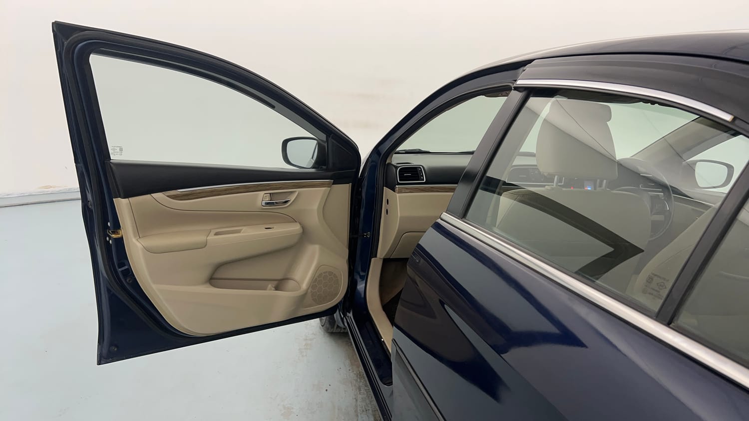 Used 2023 Maruti Suzuki Ciaz Alpha 1.5 Petrol Manual interior LEFT FRONT DOOR OPEN VIEW
