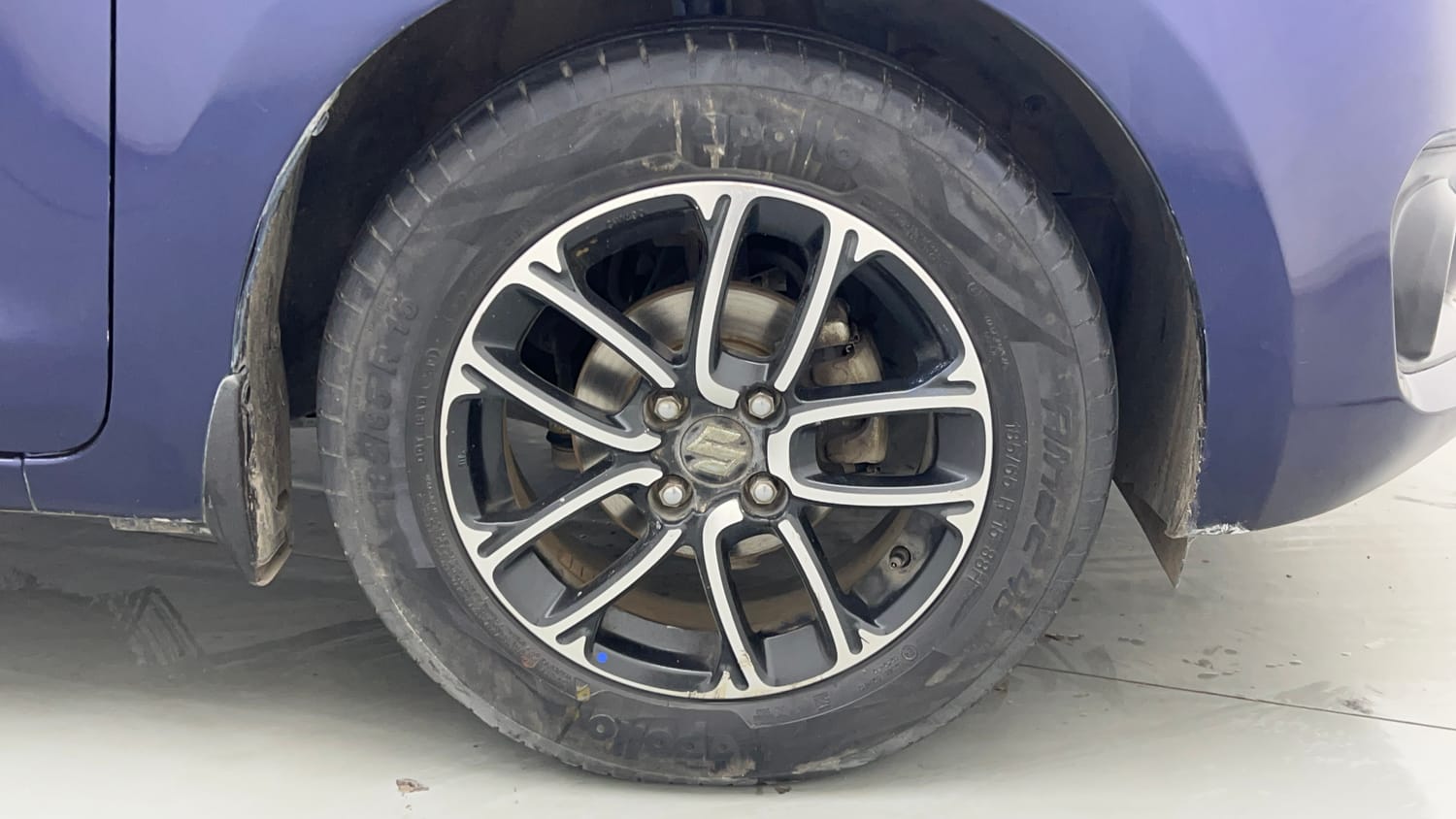 Used 2019 Maruti Suzuki Swift ZXi Plus AMT Petrol Automatic tyres RIGHT FRONT TYRE RIM VIEW
