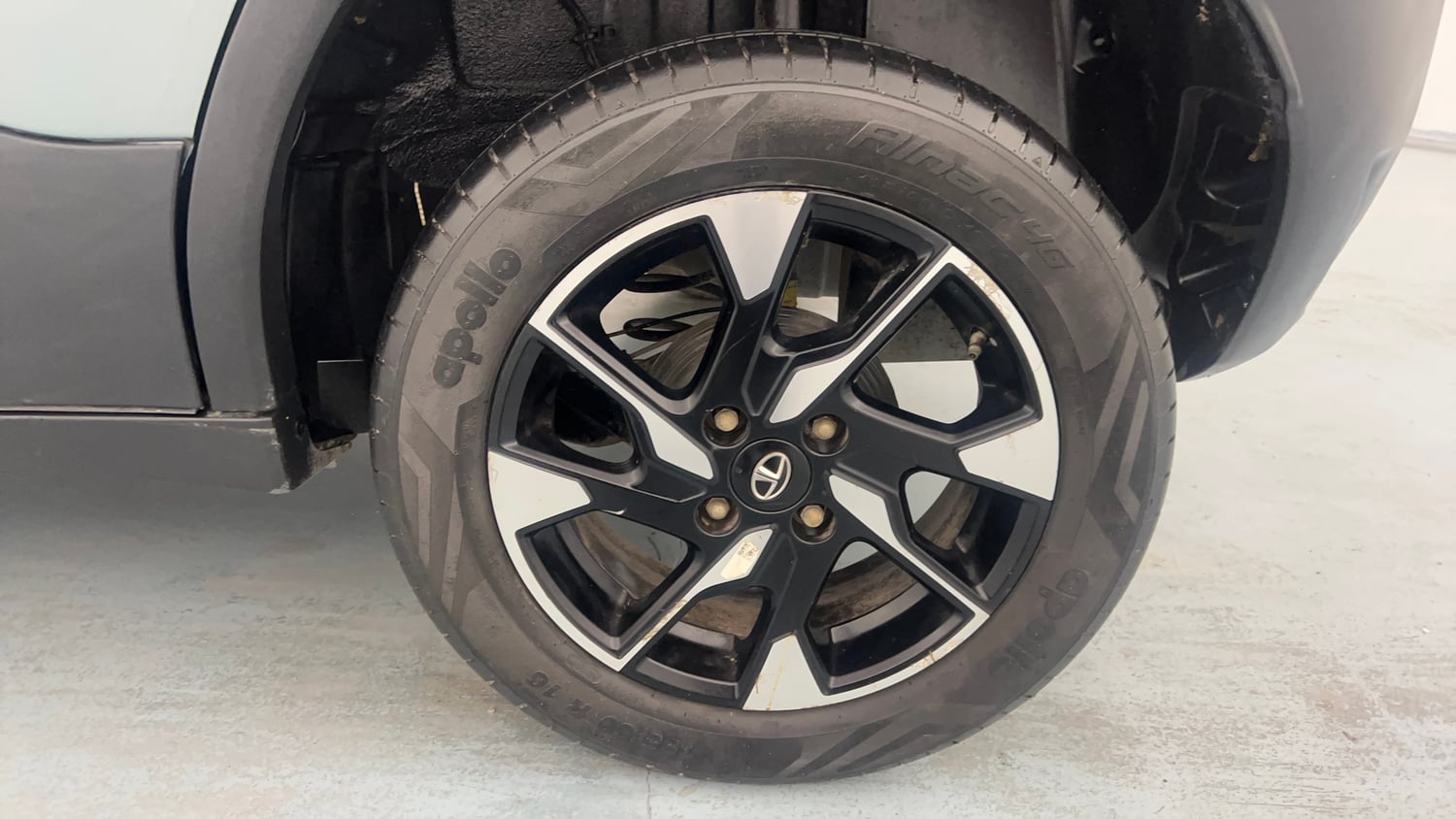 Used 2022 Tata Punch Creative Dual Tone Petrol Manual tyres LEFT REAR TYRE RIM VIEW