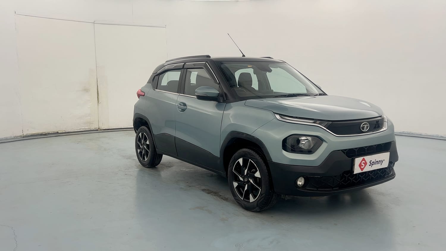 Used 2022 Tata Punch Creative Dual Tone Petrol Manual exterior RIGHT FRONT CORNER VIEW