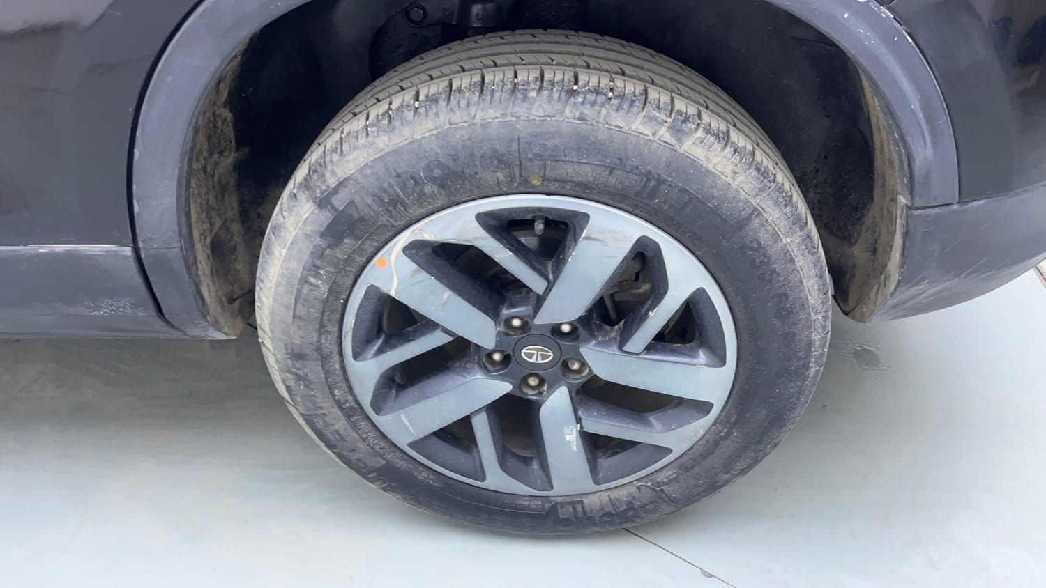 Used 2023 Tata Harrier XZ Plus Dark Edition Diesel Manual tyres LEFT REAR TYRE RIM VIEW