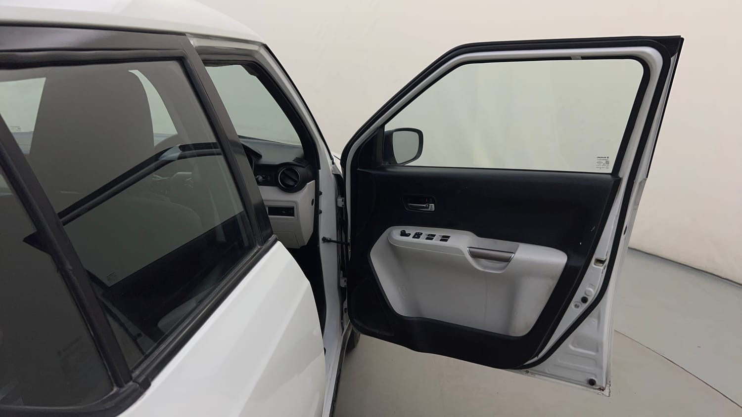 Used 2018 Maruti Suzuki Ignis [2017-2020] Zeta AMT Petrol Dual Tone Petrol Automatic interior RIGHT FRONT DOOR OPEN VIEW
