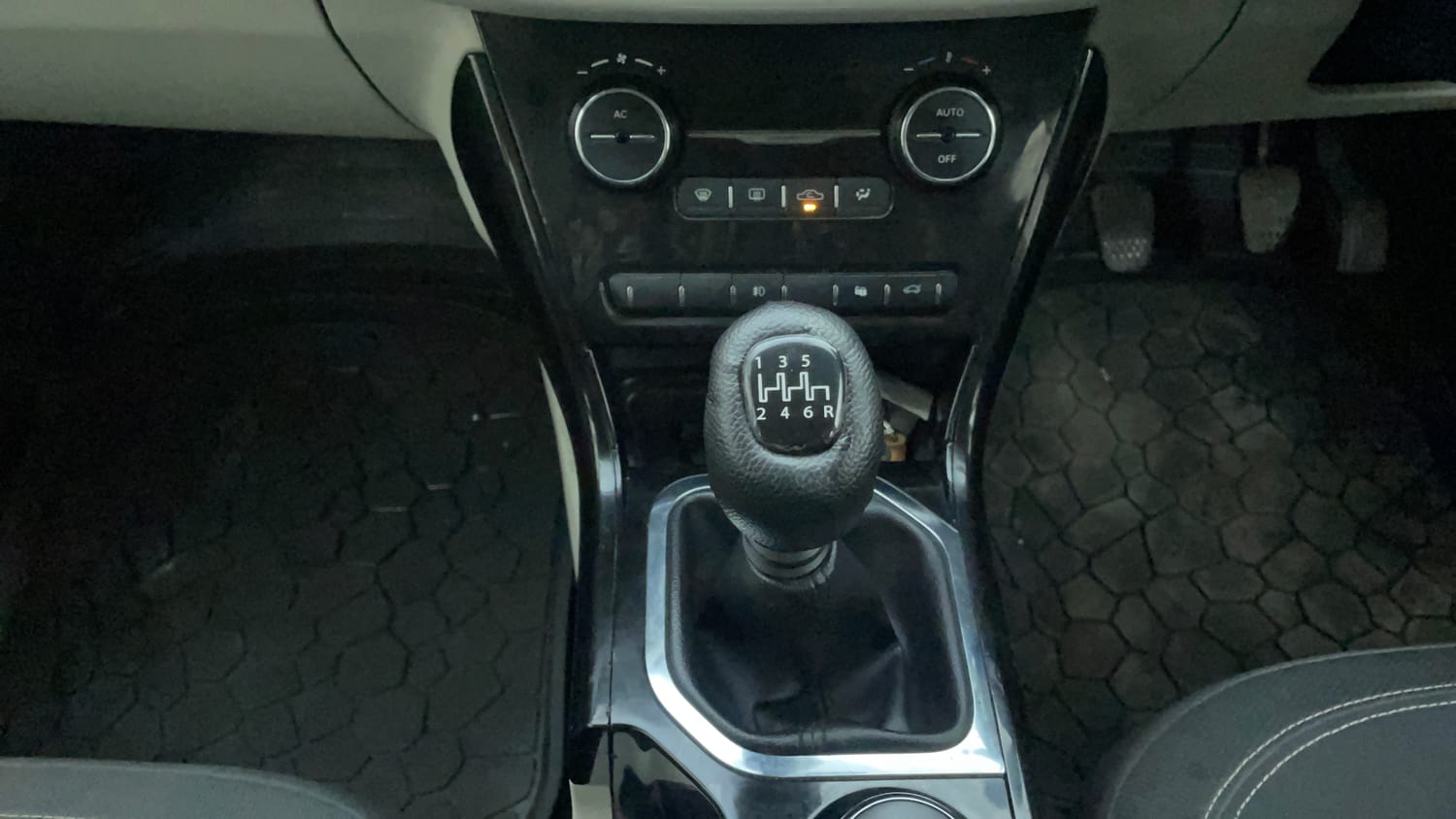 Used 2020 Tata Nexon XZ Plus Petrol Manual interior GEAR  KNOB VIEW
