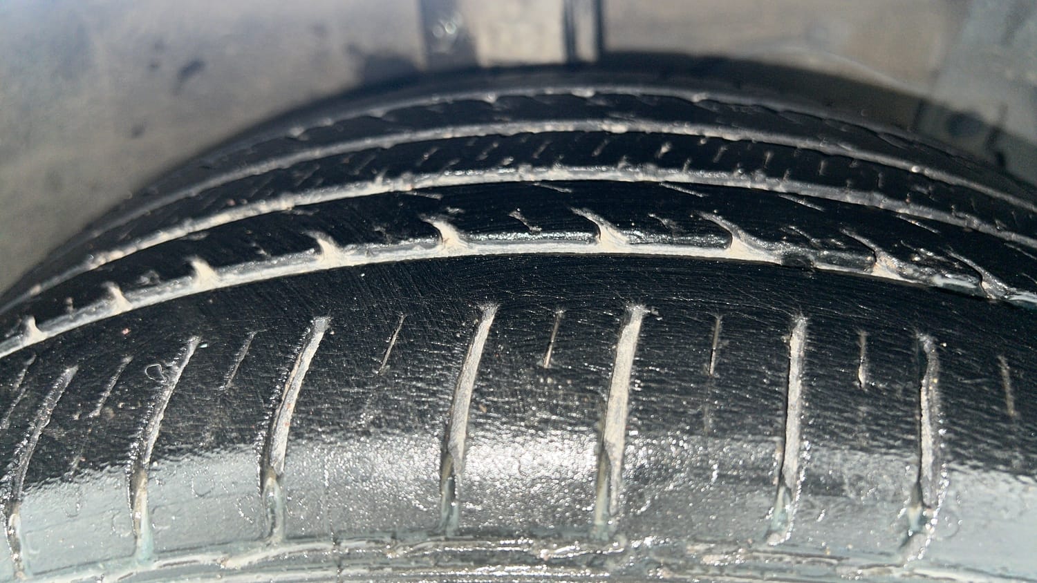 Used 2019 Maruti Suzuki Ciaz Alpha Hybrid 1.5 Petrol Manual tyres RIGHT FRONT TYRE TREAD VIEW