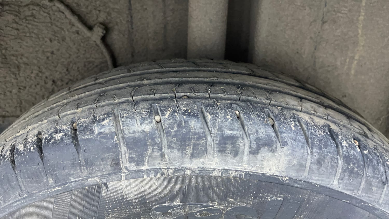 Used 2022 Tata Punch Accomplished MT Petrol Manual tyres LEFT REAR TYRE TREAD VIEW