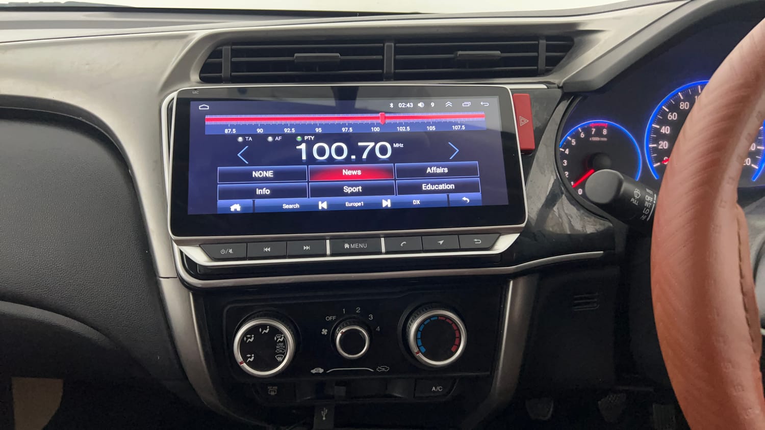 Used 2014 Honda City S Petrol Manual interior MUSIC SYSTEM & AC CONTROL VIEW