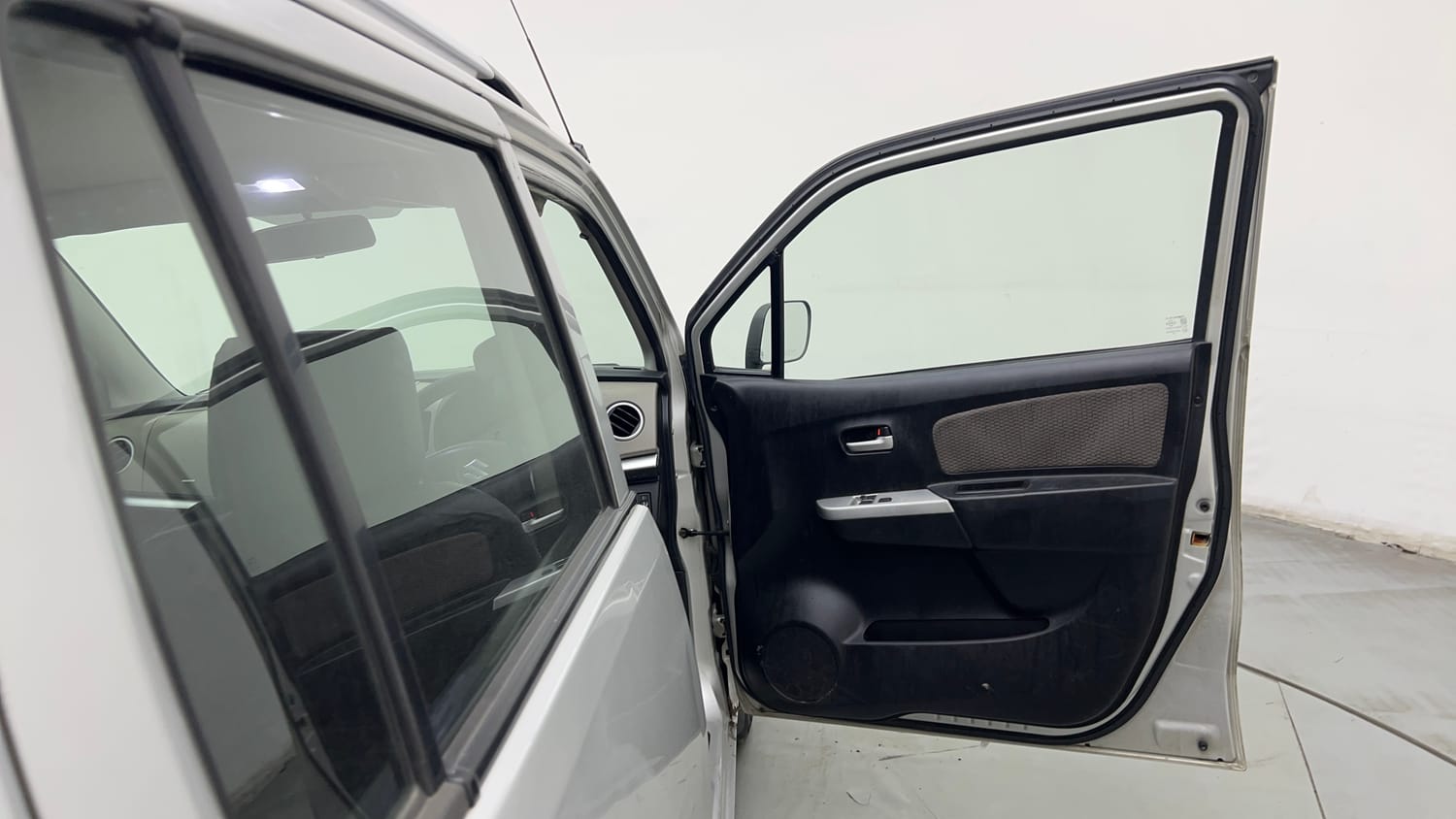 Used 2013 Maruti Suzuki Wagon R LXI CNG Cng Manual interior RIGHT FRONT DOOR OPEN VIEW