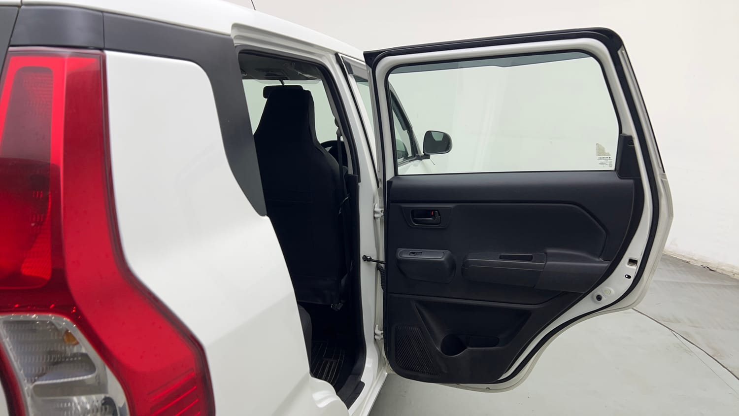 Used 2022 Maruti Suzuki Wagon R LXI 1.0 CNG Cng Manual interior RIGHT REAR DOOR OPEN VIEW