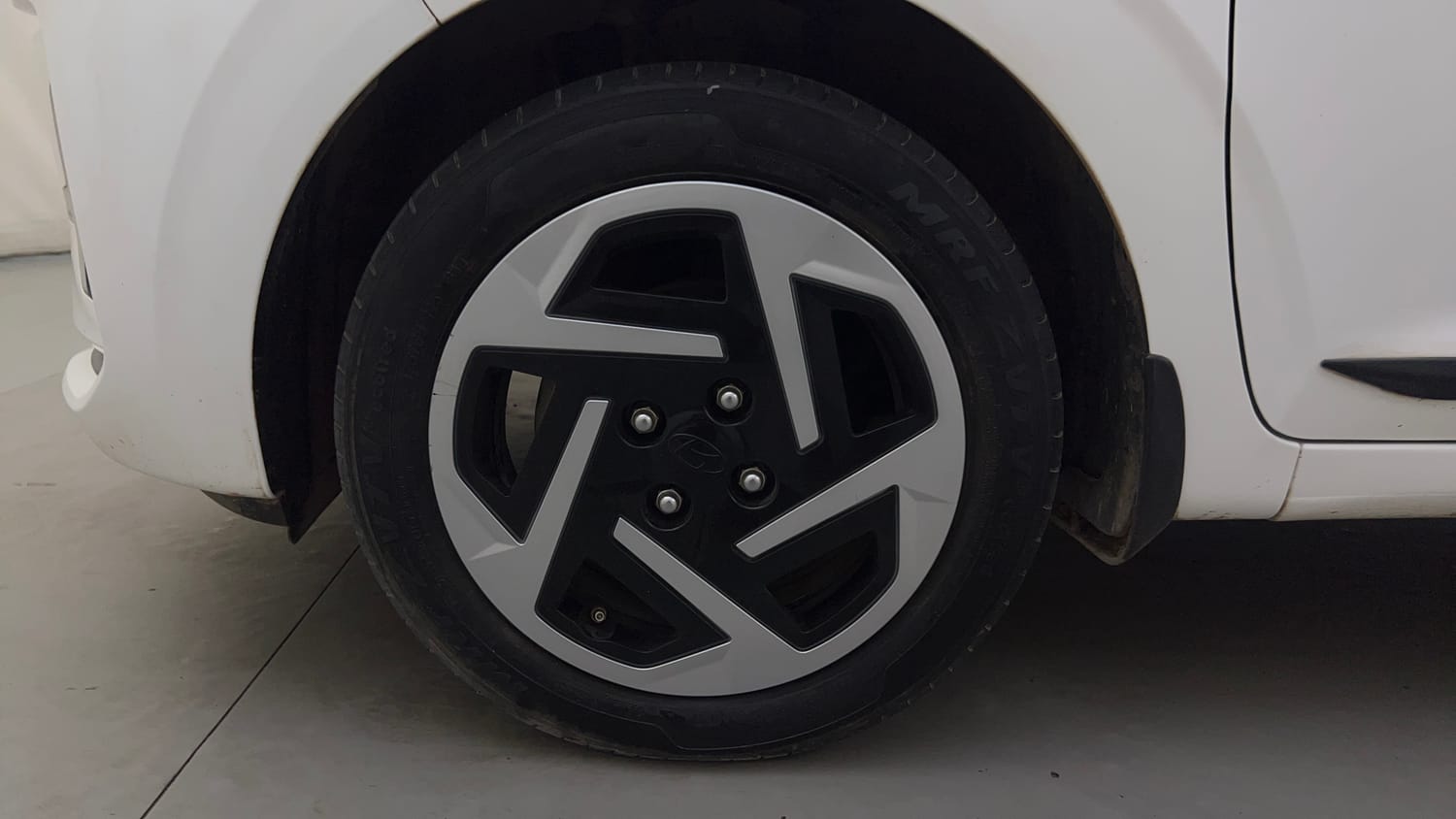 Used 2023 Hyundai Grand i10 Nios Sportz 1.2 Kappa VTVT Petrol Manual tyres LEFT FRONT TYRE RIM VIEW