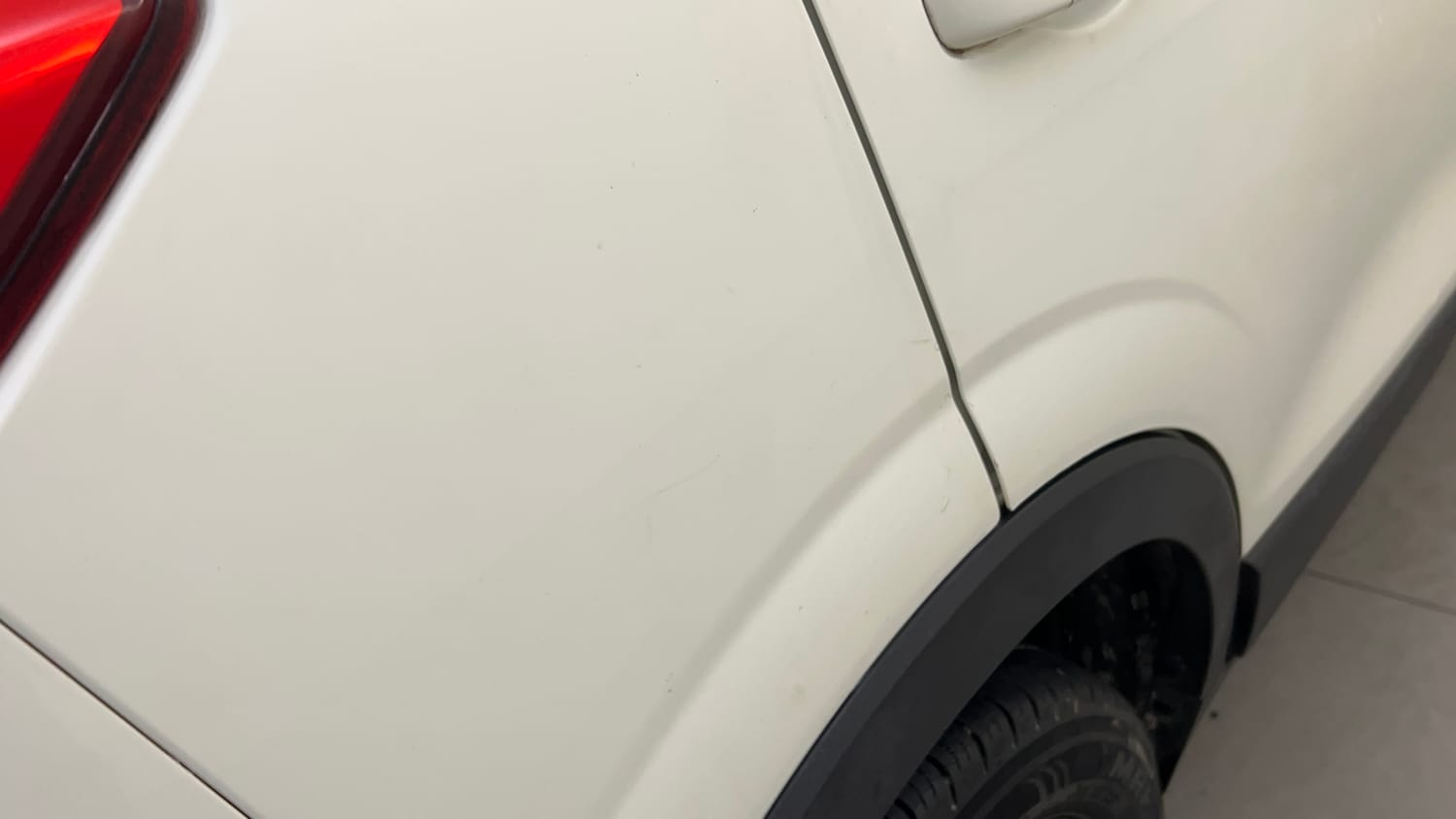 Used 2021 Mahindra XUV 300 W8 1.2 Petrol Petrol Manual dents MINOR SCRATCH