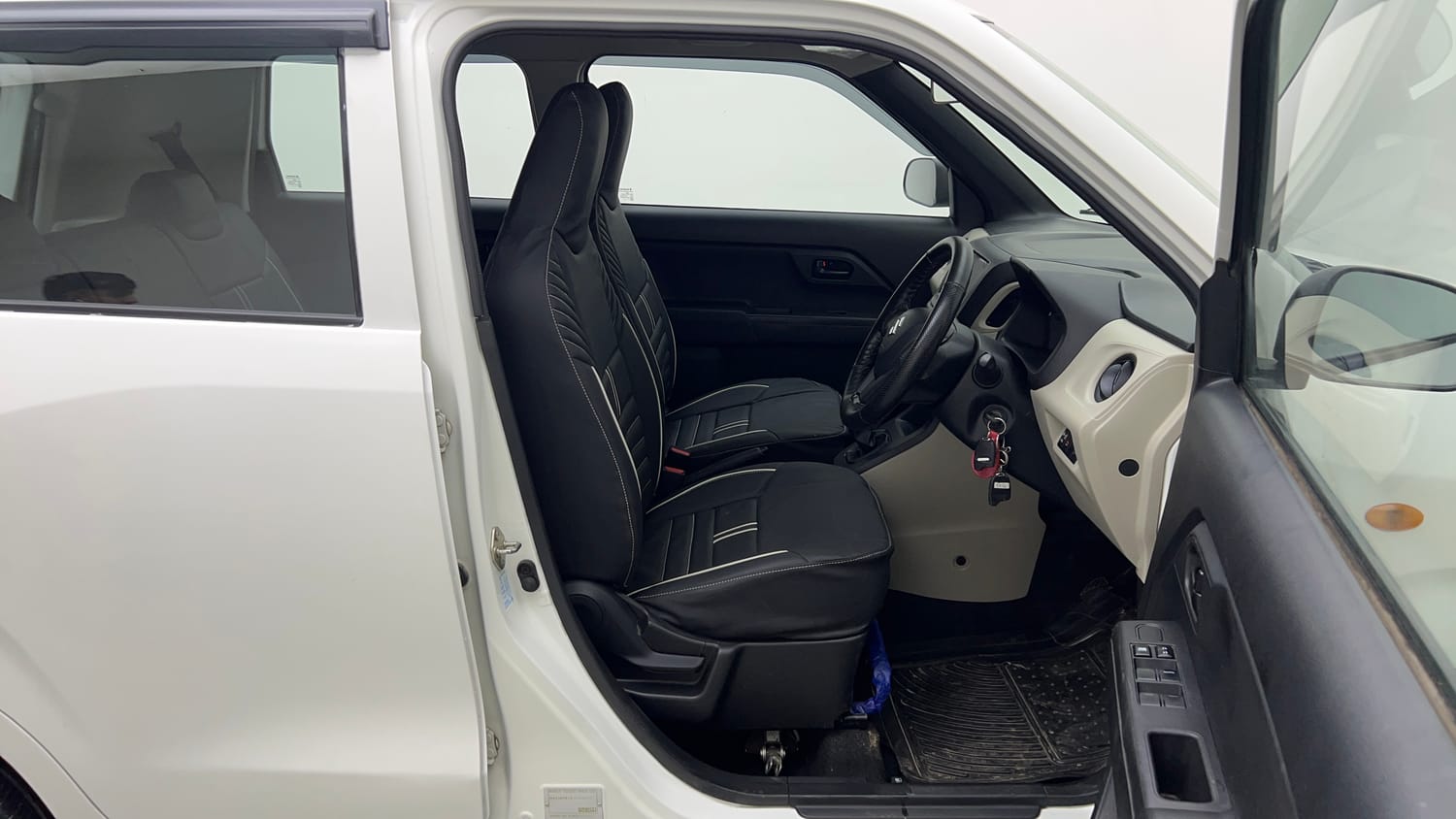Used 2022 Maruti Suzuki Wagon R LXI 1.0 CNG Cng Manual interior RIGHT SIDE FRONT DOOR CABIN VIEW