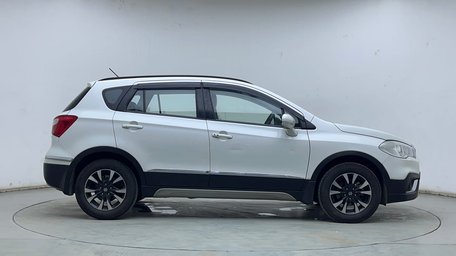 Used 2021 Maruti Suzuki S-Cross Zeta AT Petrol Automatic exterior RIGHT SIDE VIEW