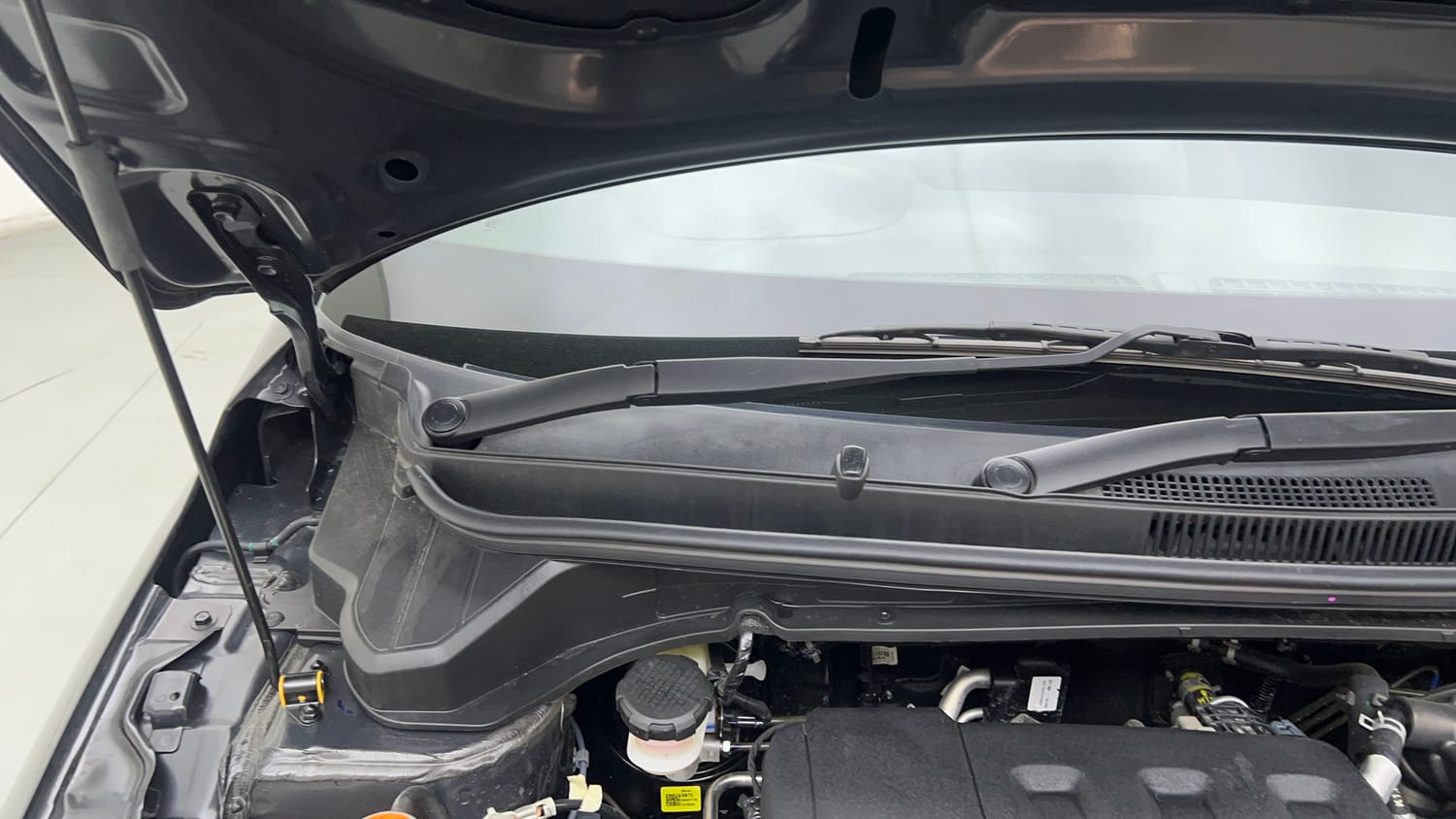 Used 2026 Hyundai i20 N Line N8 1.0 Turbo DCT Petrol Automatic engine ENGINE RIGHT SIDE HINGE & APRON VIEW