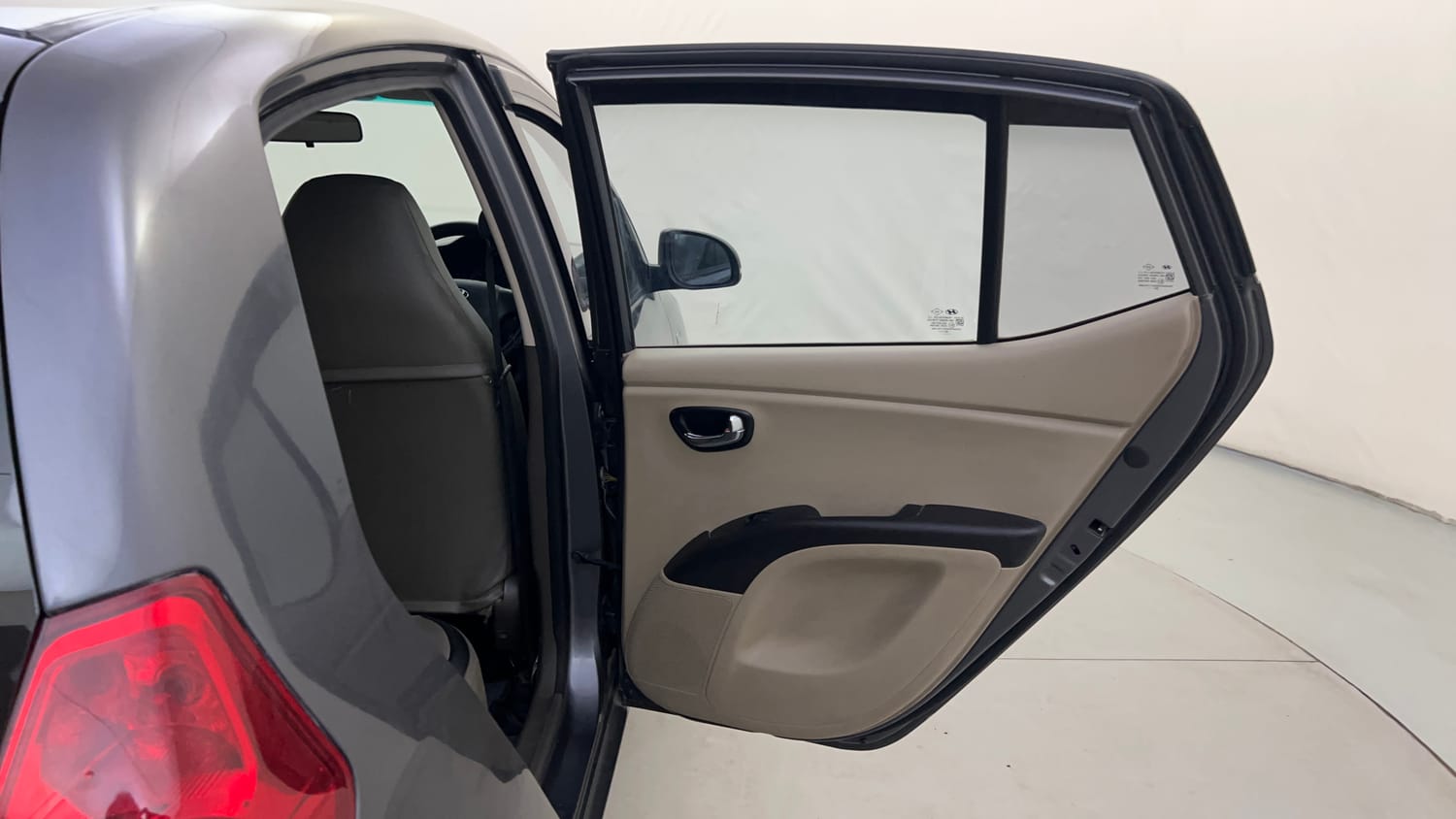 Used 2013 Hyundai i10 Magna 1.2 Kappa2 Petrol Manual interior RIGHT REAR DOOR OPEN VIEW