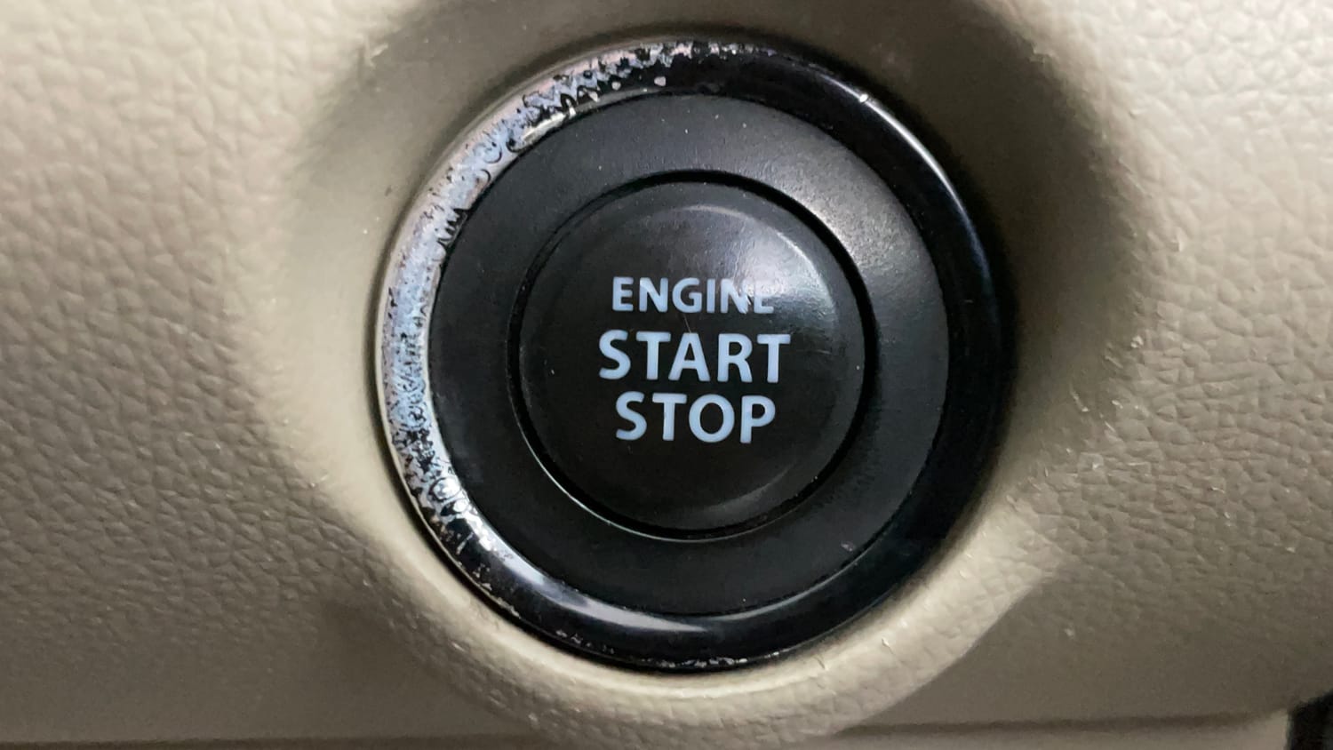 Used 2017 Maruti Suzuki Dzire ZDi Plus AMT Diesel Automatic top_features Keyless start