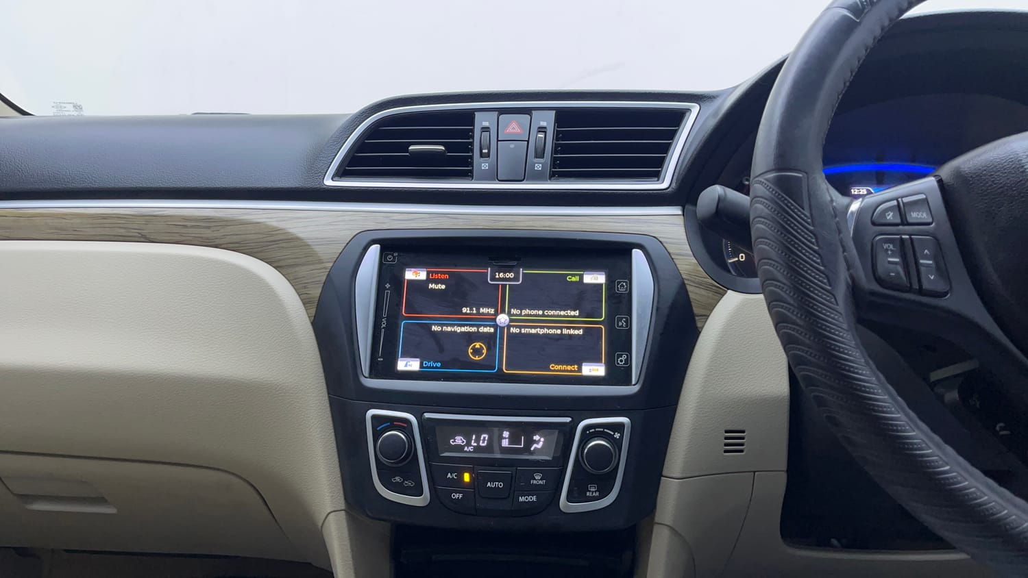 Used 2021 Maruti Suzuki Ciaz Alpha Hybrid 1.5 Petrol Manual interior MUSIC SYSTEM & AC CONTROL VIEW