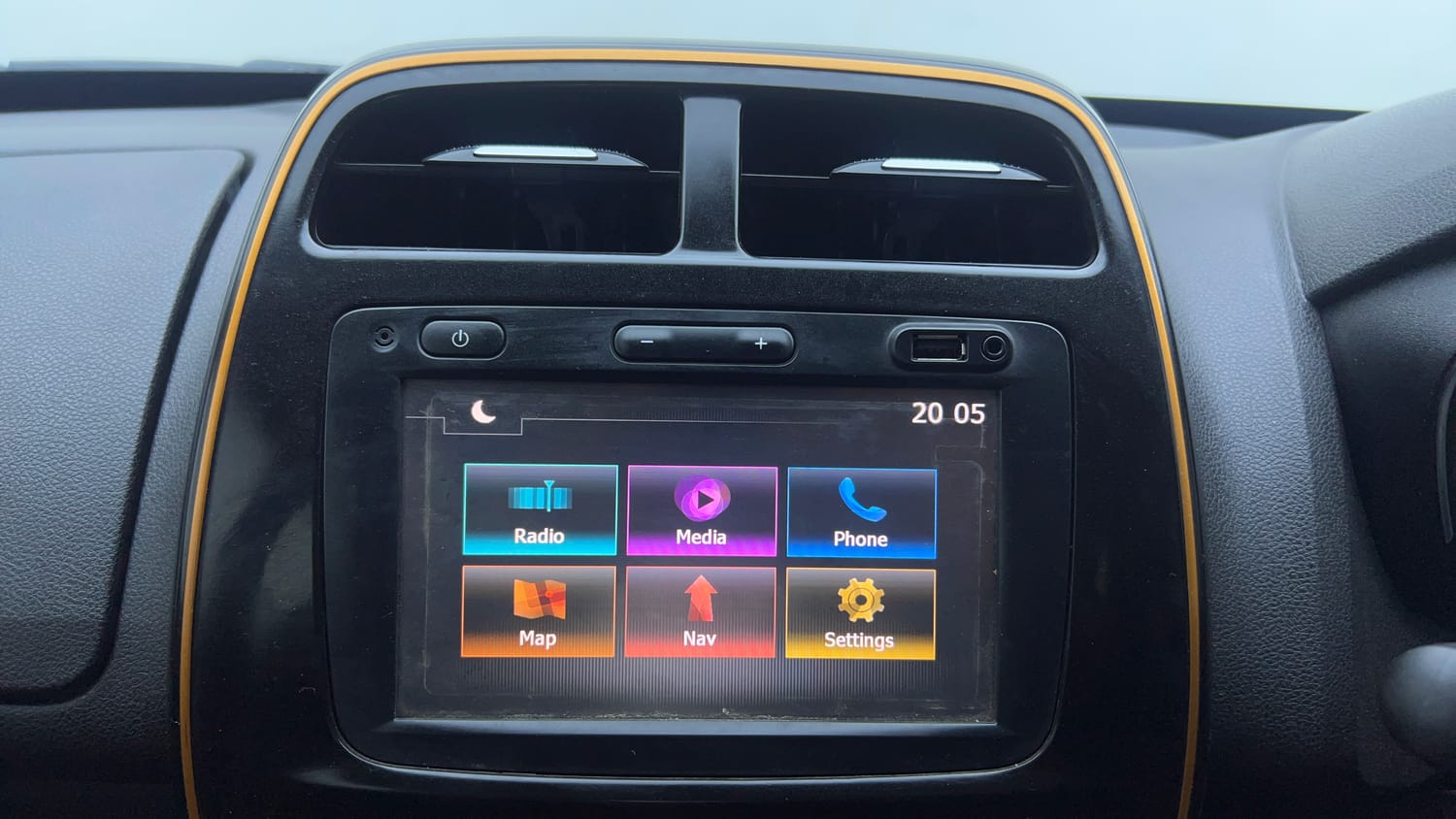 Used 2018 Renault Kwid CLIMBER 1.0 Petrol Manual top_features Integrated (in-dash) music system