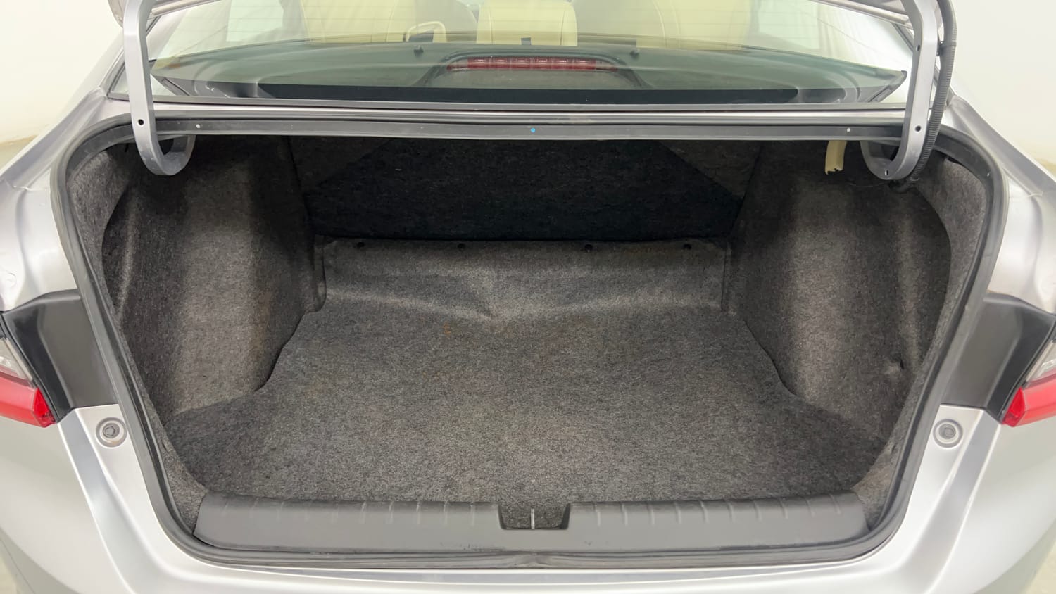 Used 2022 Honda City ZX CVT Petrol Petrol Automatic interior DICKY INSIDE VIEW