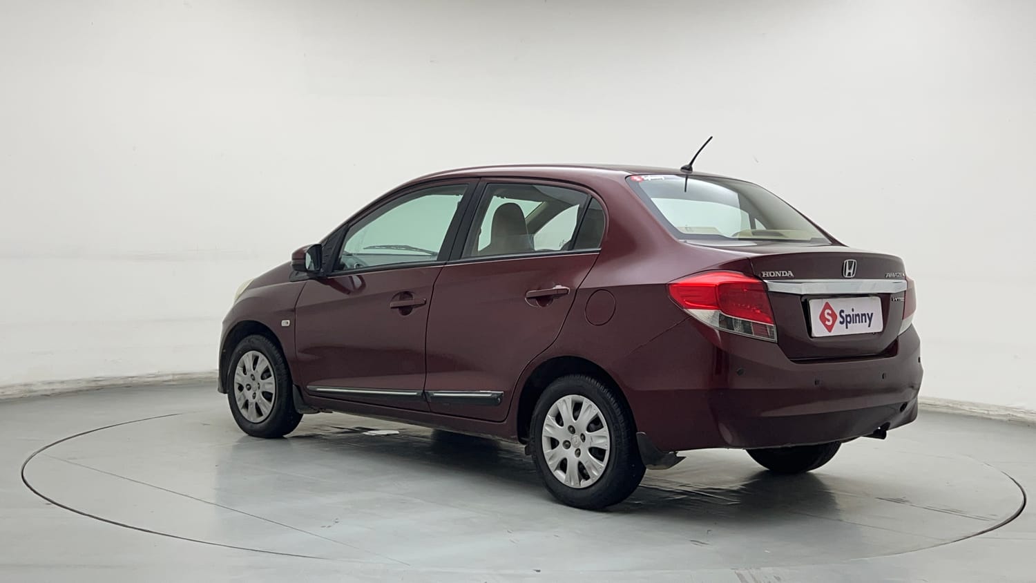 Used 2015 Honda Amaze 1.2 S i-VTEC Petrol Manual exterior LEFT REAR CORNER VIEW