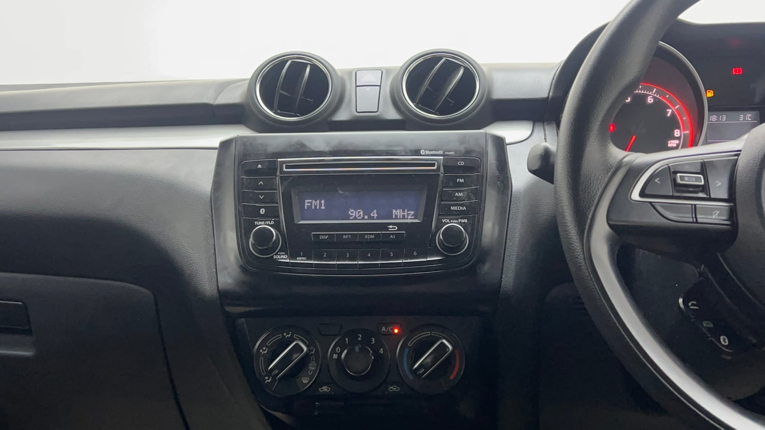 Used 2020 Maruti Suzuki Swift VXi AMT Petrol Automatic top_features Integrated (in-dash) music system