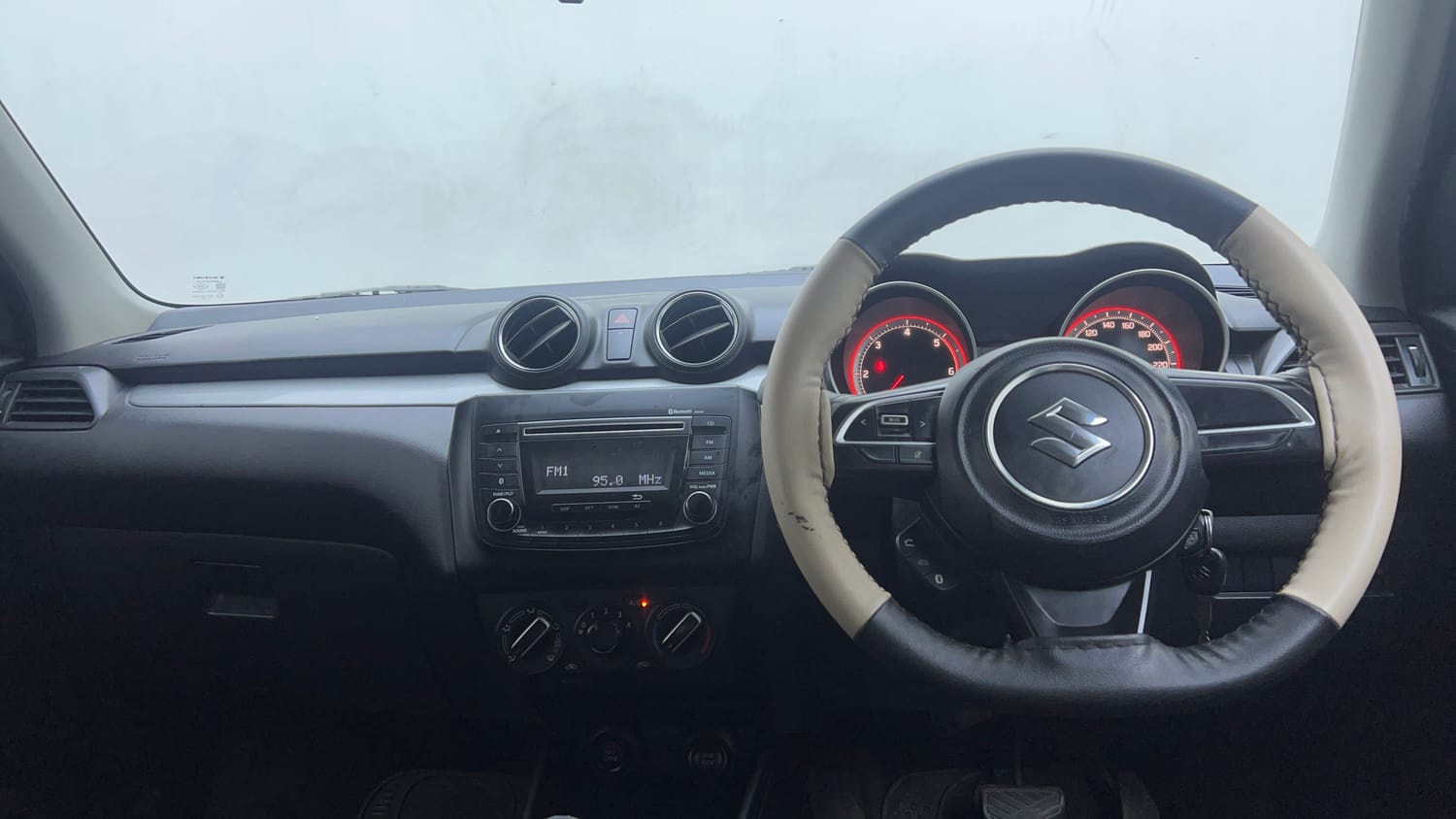 Used 2018 Maruti Suzuki Swift VDi AMT Diesel Automatic interior DASHBOARD VIEW