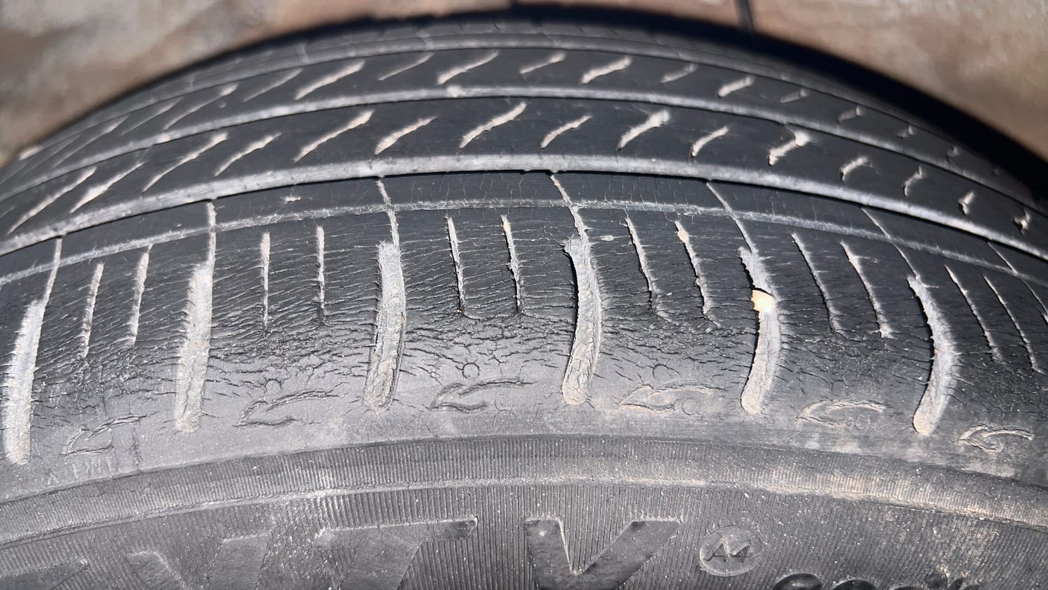 Used 2023 Hyundai Grand i10 Nios Sportz 1.2 Kappa VTVT Petrol Manual tyres RIGHT REAR TYRE TREAD VIEW