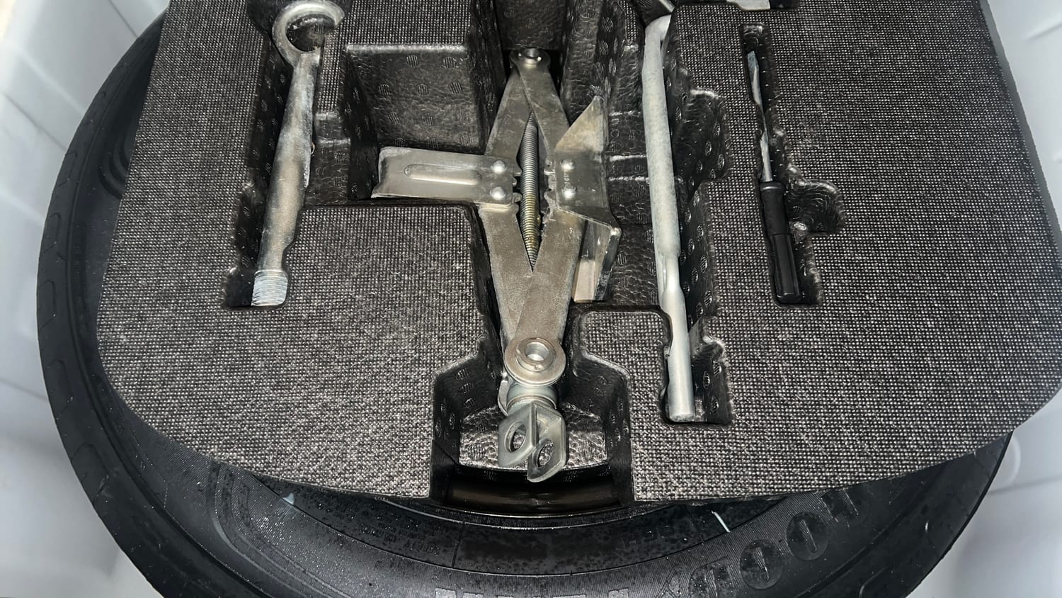 Used 2023 Honda Elevate ZX CVT Petrol Automatic tyres SPARE TYRE VIEW