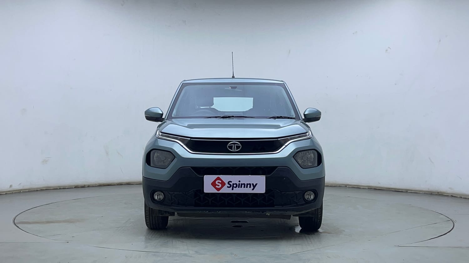 Used 2022 Tata Punch Accomplished MT Petrol Manual exterior FRONT VIEW
