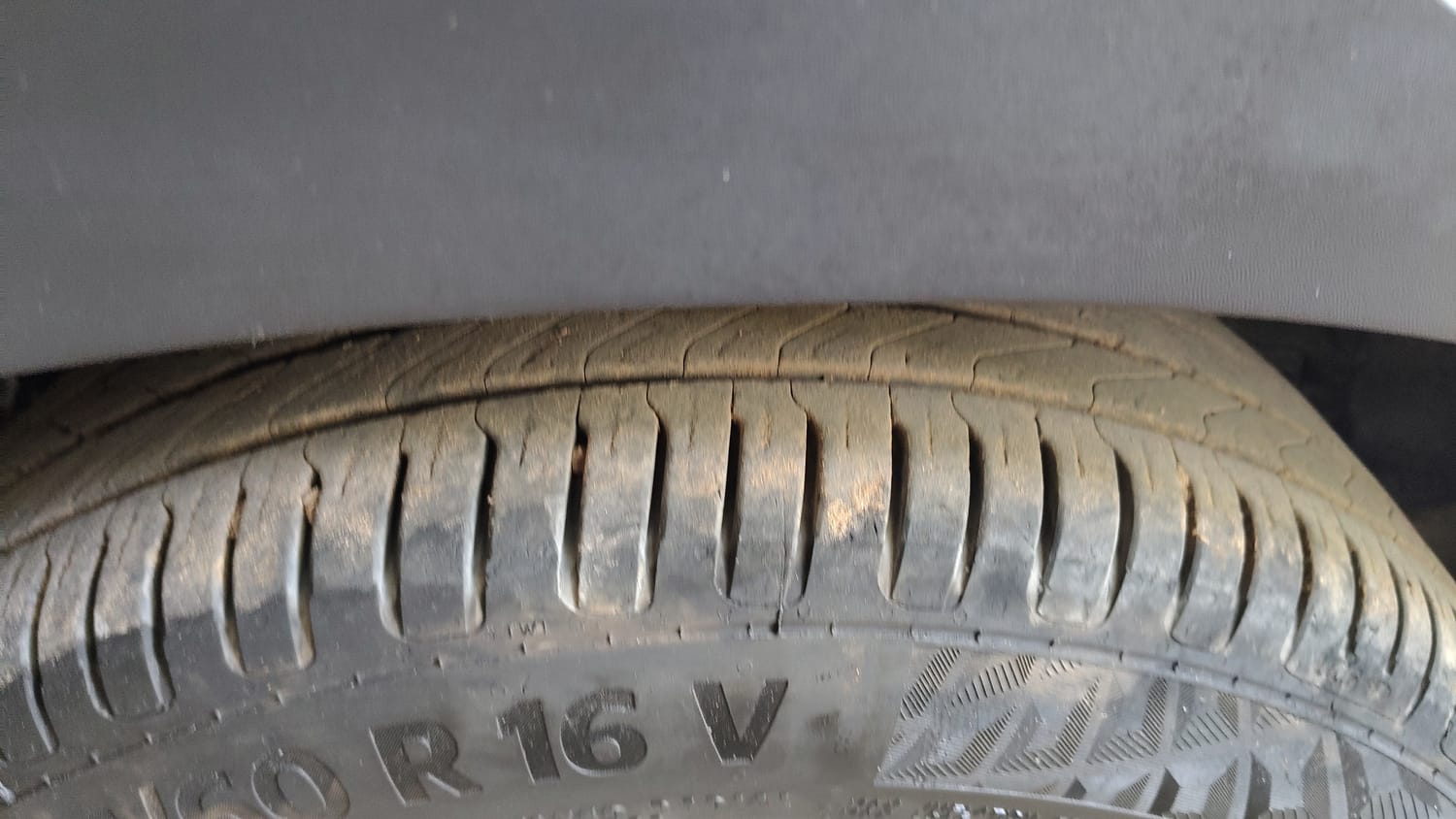 Used 2021 Kia Sonet HTX Plus 1.0 iMT Petrol Manual tyres RIGHT REAR TYRE TREAD VIEW
