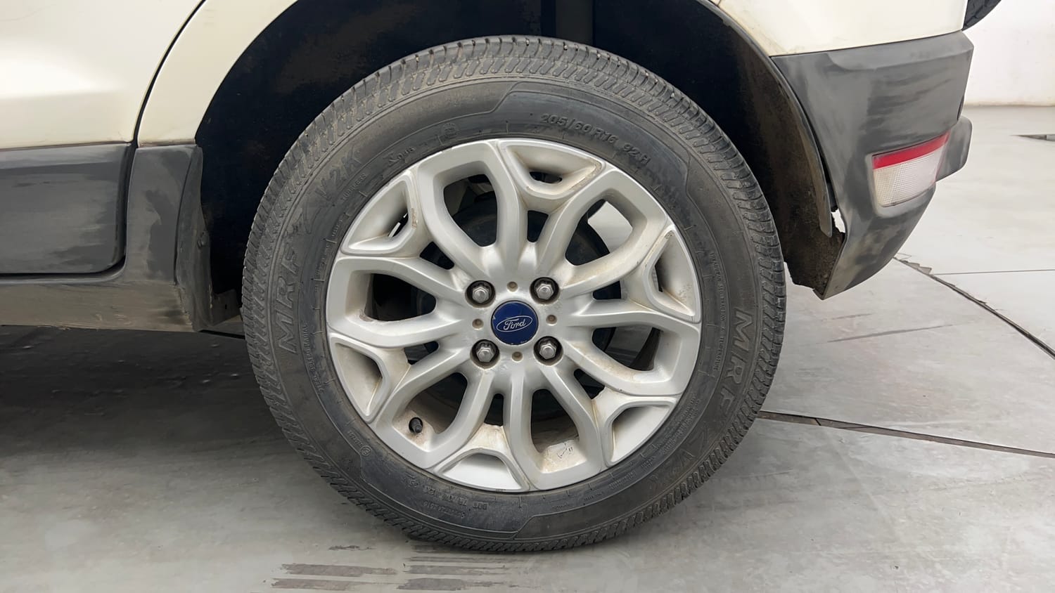 Used 2016 Ford EcoSport Titanium 1.5L Ti-VCT AT Petrol Automatic tyres LEFT REAR TYRE RIM VIEW