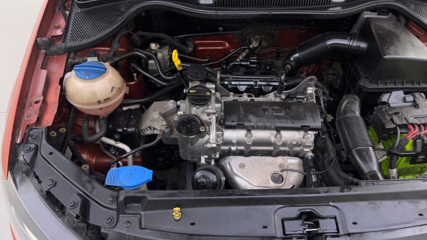 Used 2014 Volkswagen Polo Highline1.2L (P) Petrol Manual engine ENGINE RIGHT SIDE VIEW