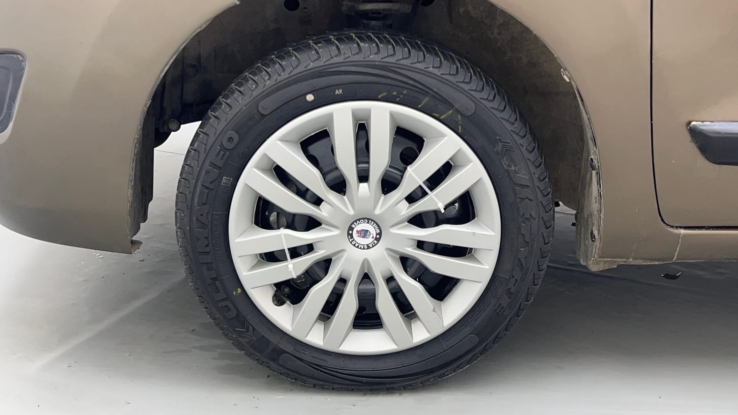 Used 2016 Maruti Suzuki Wagon R 1.0 VXI Petrol + CNG (Outside Fitted) Cng Manual tyres LEFT FRONT TYRE RIM VIEW