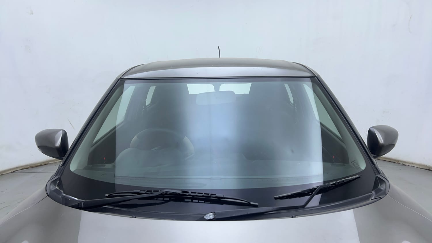 Used 2018 Maruti Suzuki Swift VDi AMT Diesel Automatic exterior FRONT WINDSHIELD VIEW
