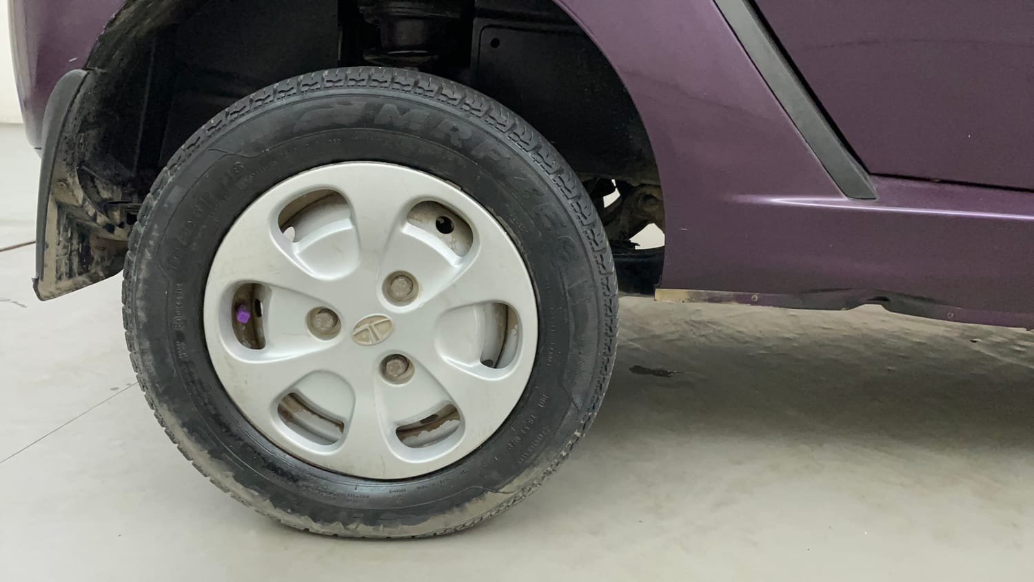 Used 2015 Tata Nano Twist XTA Petrol Automatic tyres RIGHT REAR TYRE RIM VIEW